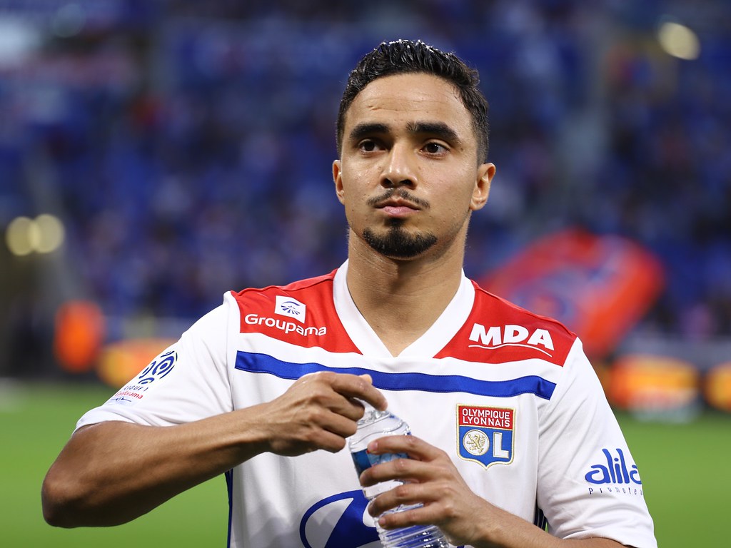 Manchester United’s Transfer Policy Critiqued by Lyon Defender