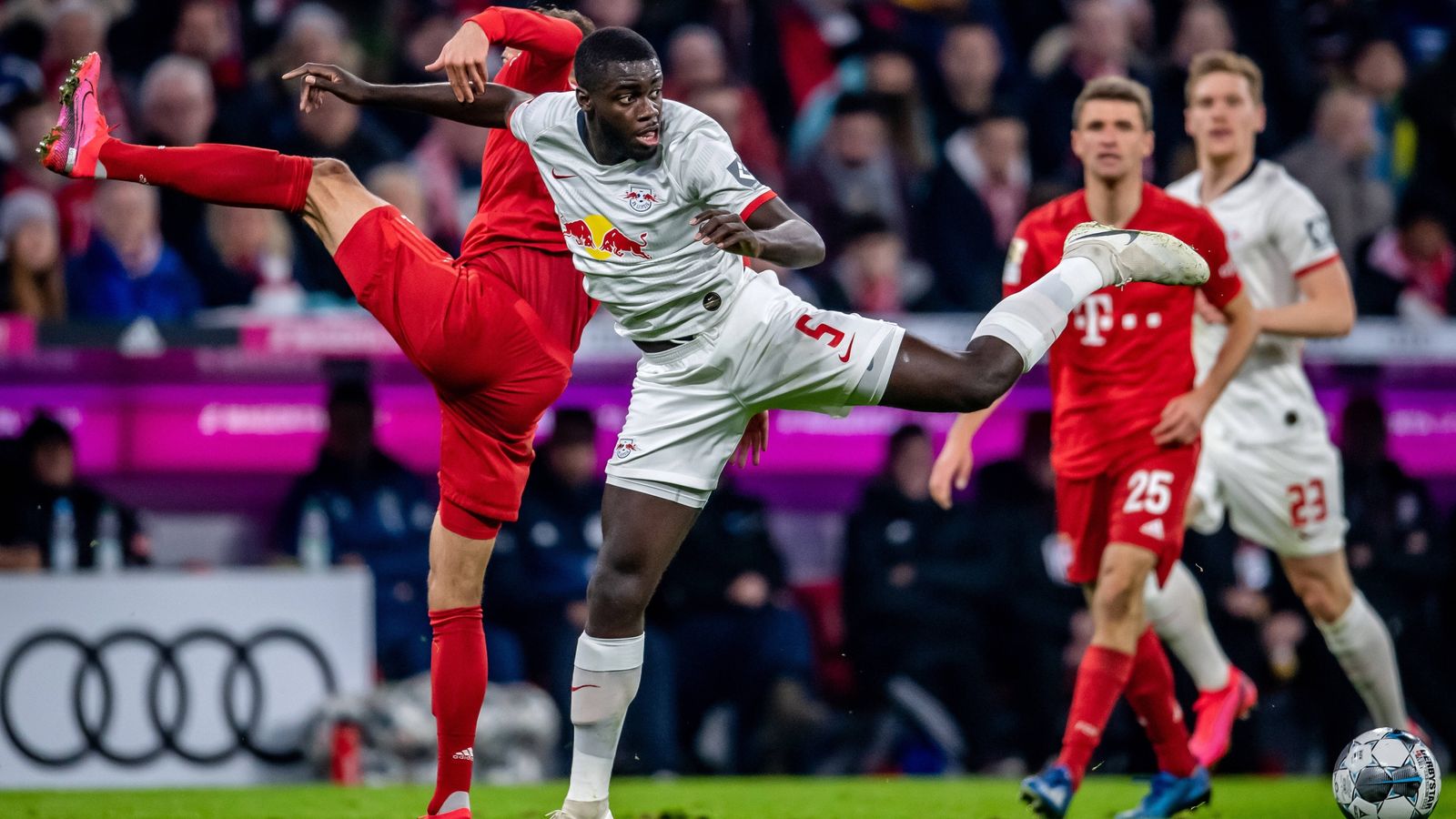 Upamecano Chooses to Stay at RB Leipzig Rather than Go to FC Bayern