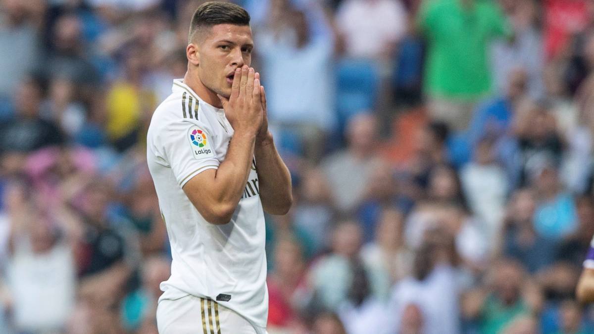 Luka Jovic Diagnosed with Fractured Foot Bone by Real Madrid Medical Services