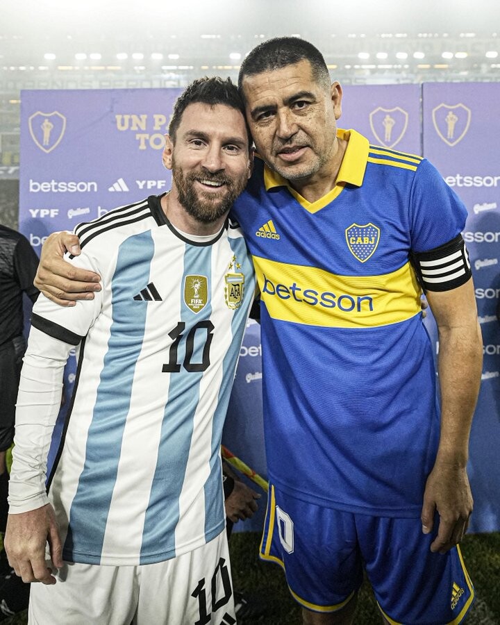 Lionel Messi returned to Argentina for Riquelme’s farewell
